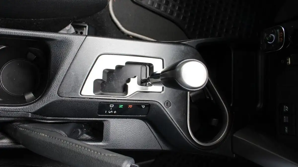 2018-toyota-rav4-25-vvt-i-icon-tech-big-13