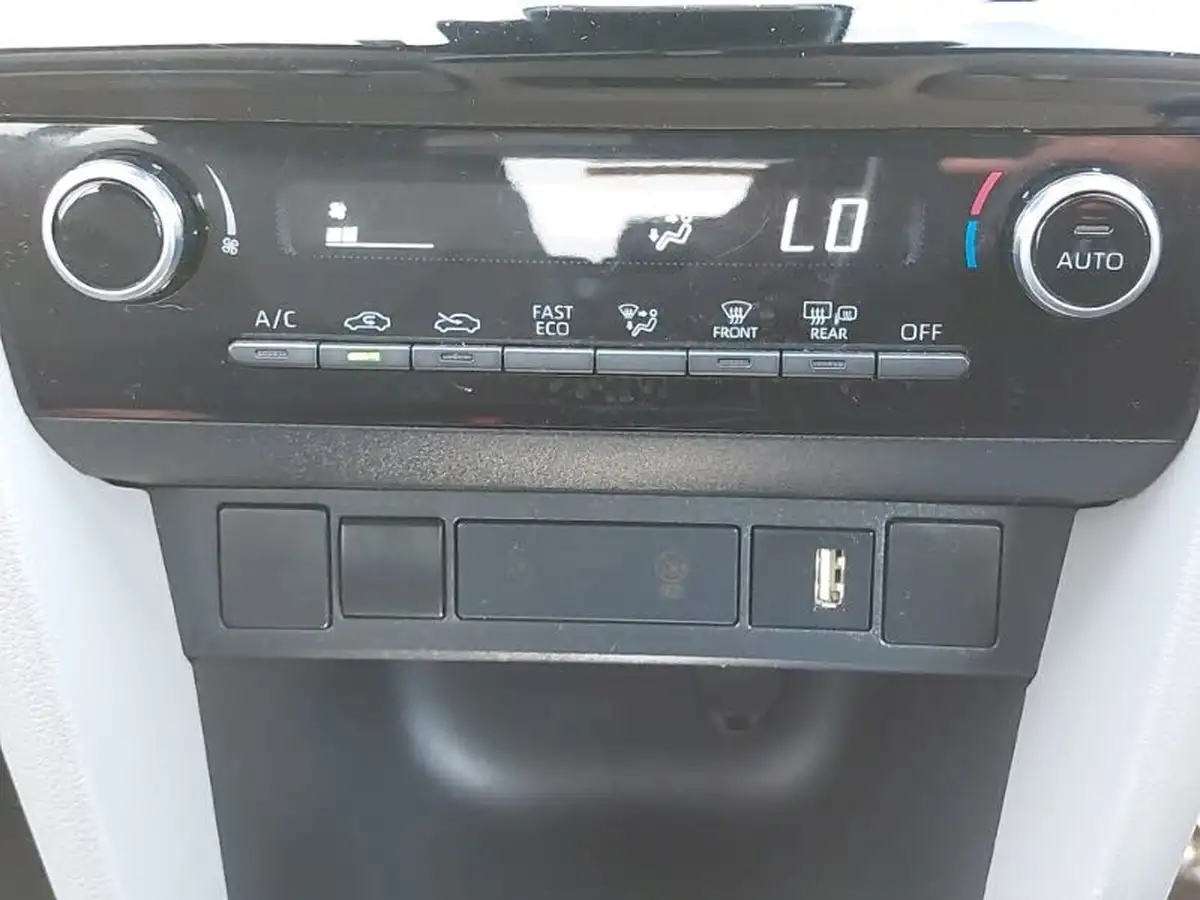 2022-toyota-yaris-cross-15-vvt-i-icon-big-16