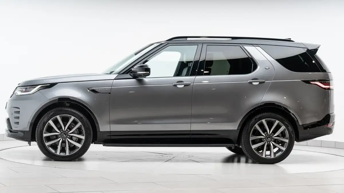 2023-land-rover-discovery-30-d300-dynamic-se-big-3