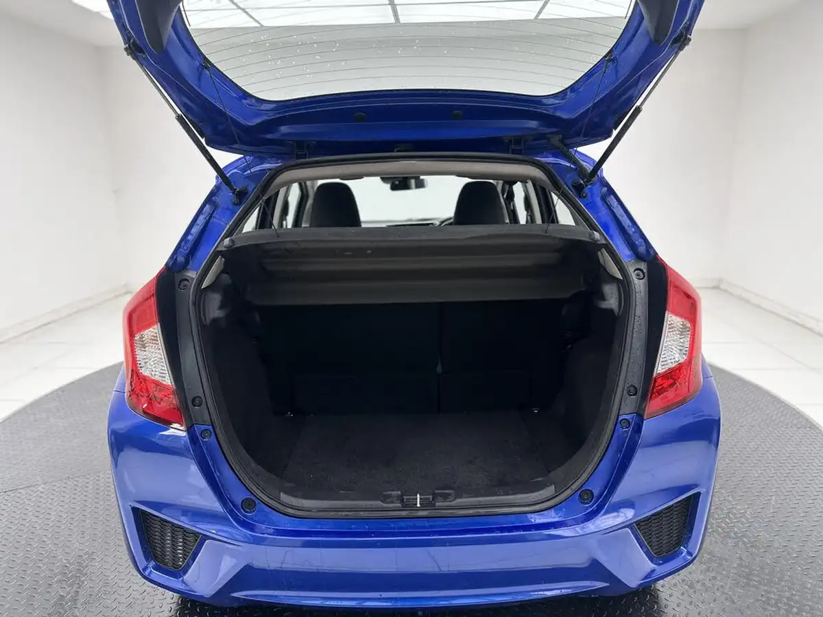 2015-honda-jazz-13-i-vtec-s-big-19