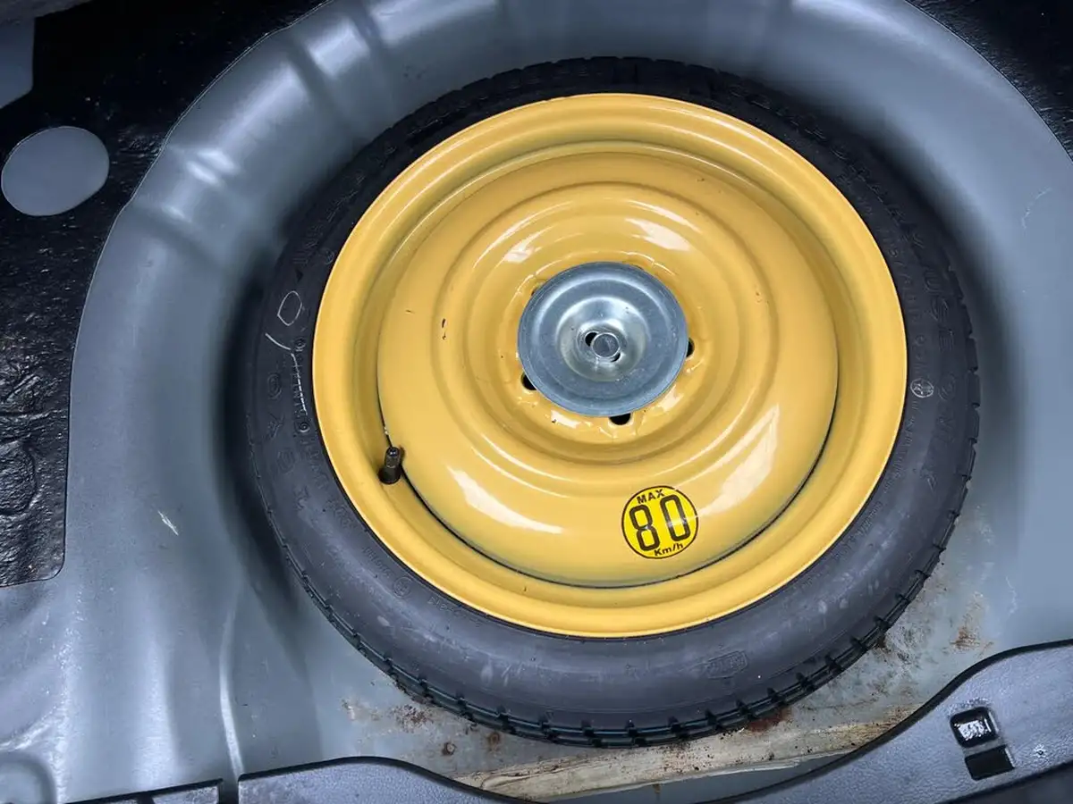 2013-mazda-mazda3-16-tamura-big-51