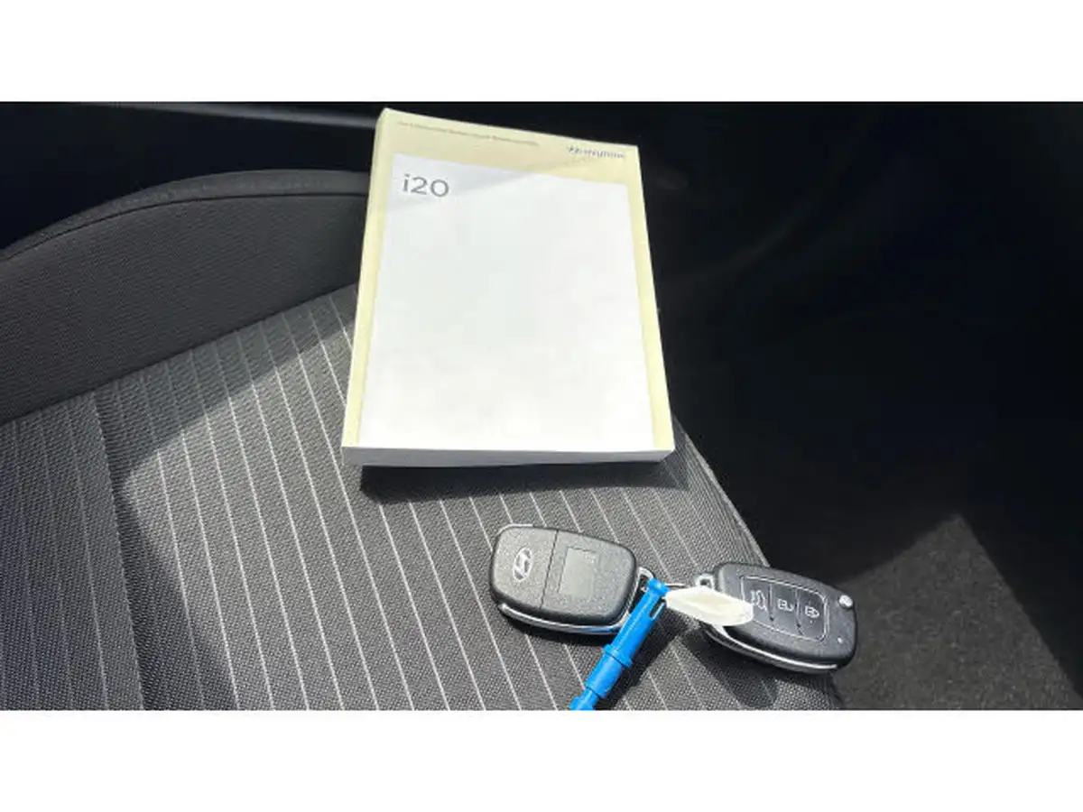 2022-hyundai-i20-10-t-gdi-se-connect-eclutch-imt-big-18