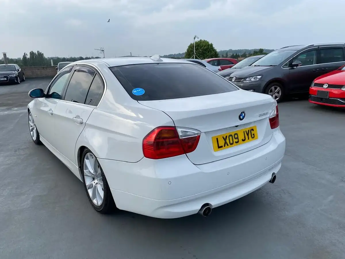2009-bmw-3-series-big-12