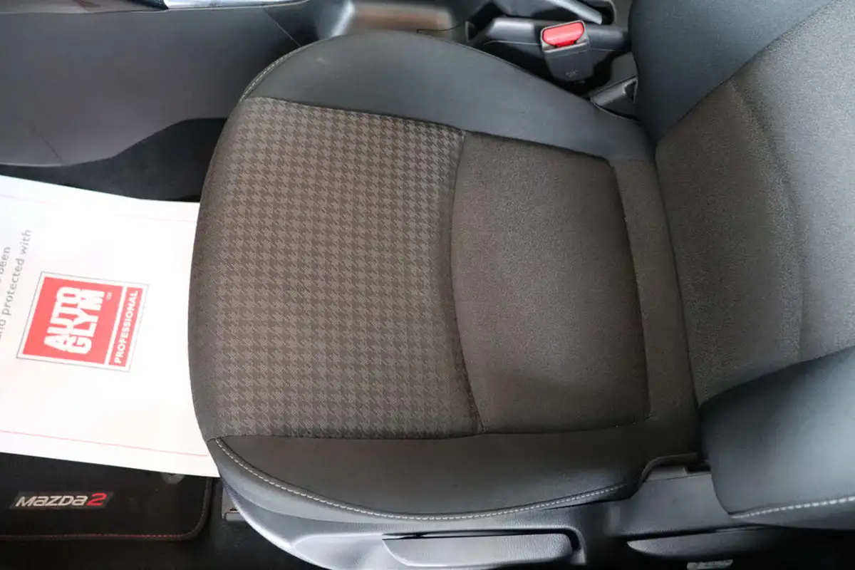 2018-mazda-mazda2-15-se-l-nav-auto-big-37