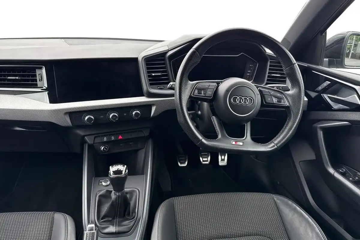 2021-audi-a1-10-25-tfsi-black-edition-big-17