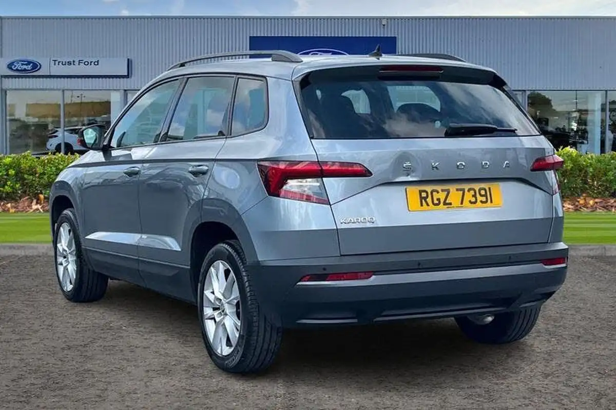 2020-skoda-karoq-15-tsi-se-technology-big-1