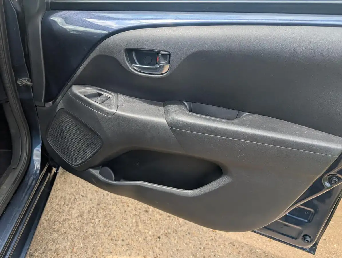 2017-toyota-aygo-10-vvt-i-x-pression-tss-5d-x-shift-big-29
