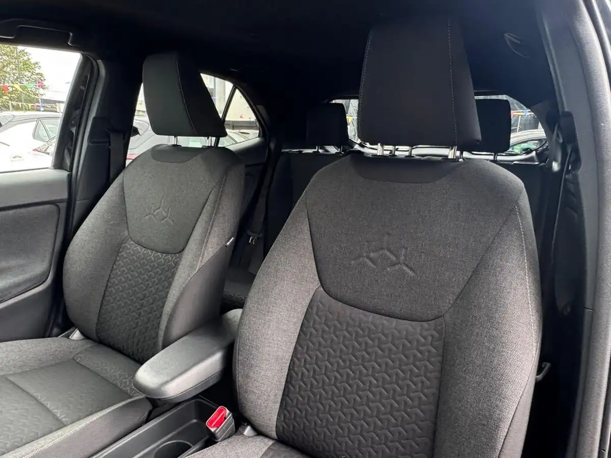 2022-toyota-yaris-15-vvt-i-design-panoramic-roof-big-22