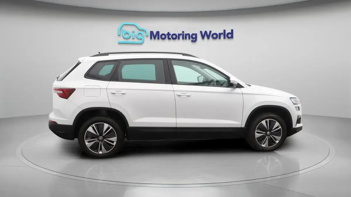 2022-skoda-karoq-15-tsi-se-drive-dsg-big-8