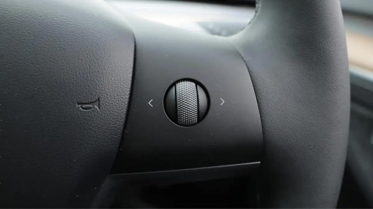 2021-tesla-model-3-e-long-range-awd-big-24