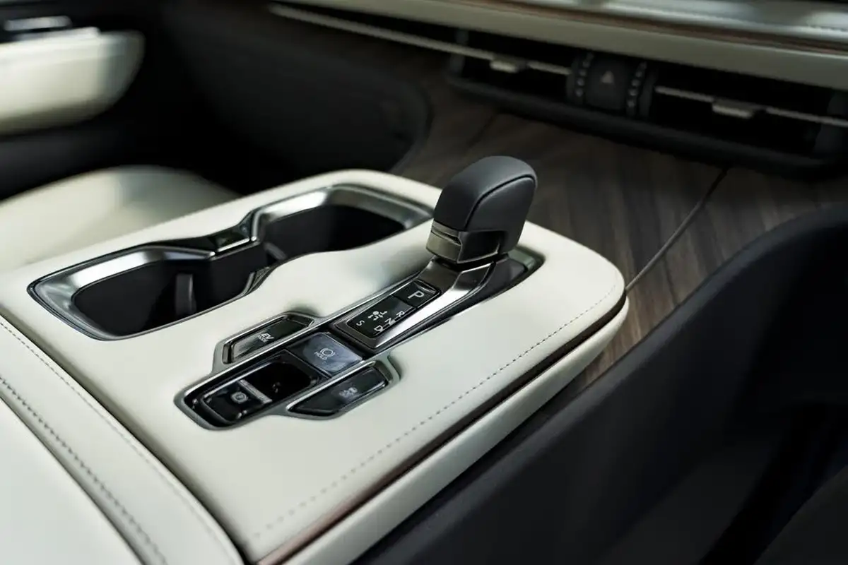 2025-lexus-lm-350h-25-awd-big-28
