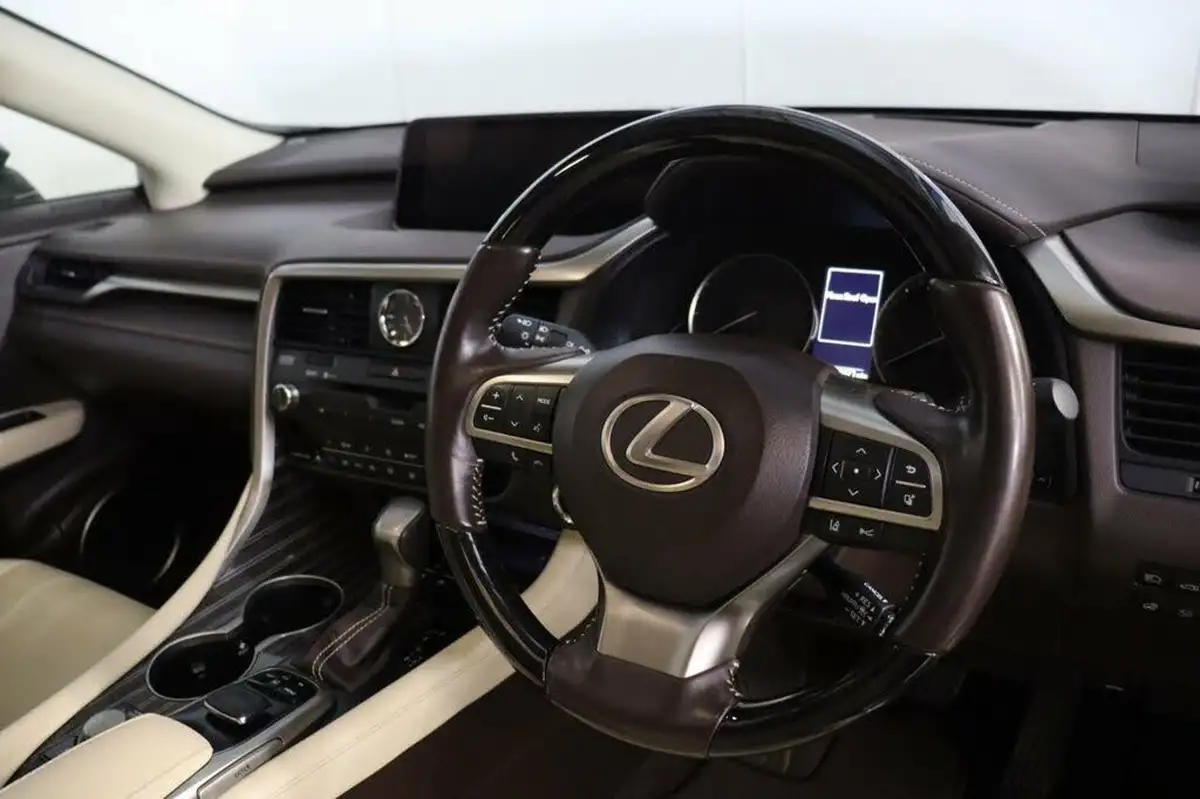 2019-lexus-rx-450h-l-35-takumi-big-24