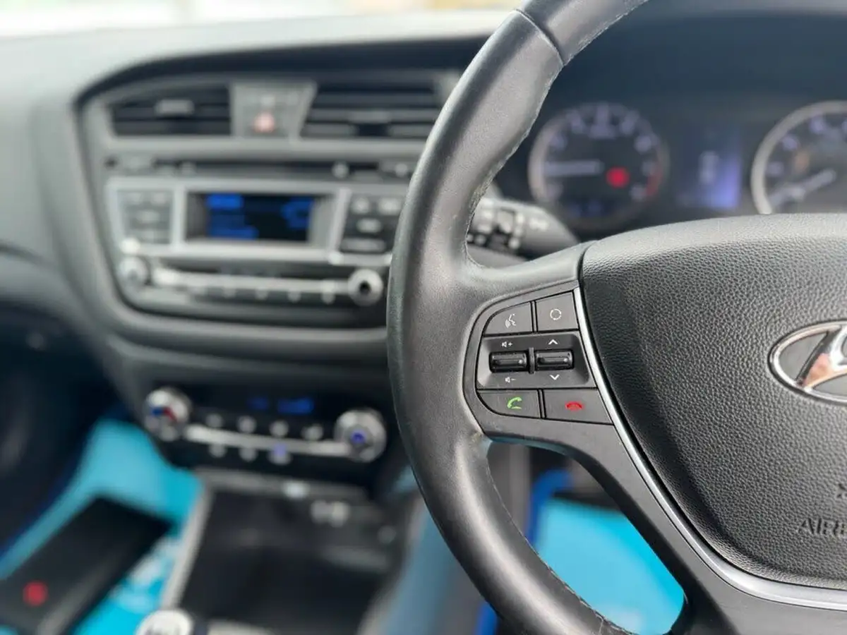 2016-hyundai-i20-12-sport-big-24