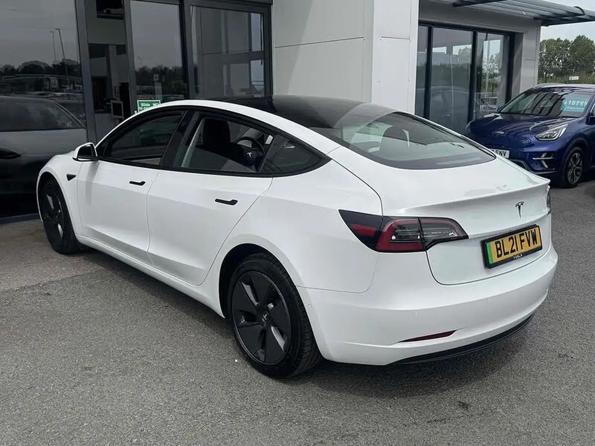 2021-tesla-model-3-e-standard-plus-big-15