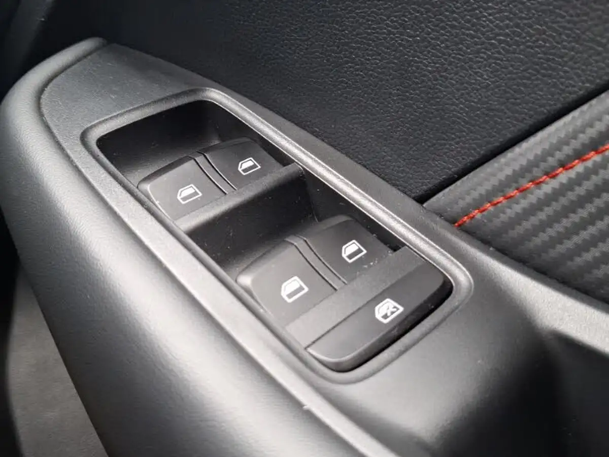2024-mg-zs-suv-10t-gdi-exclusive-big-13