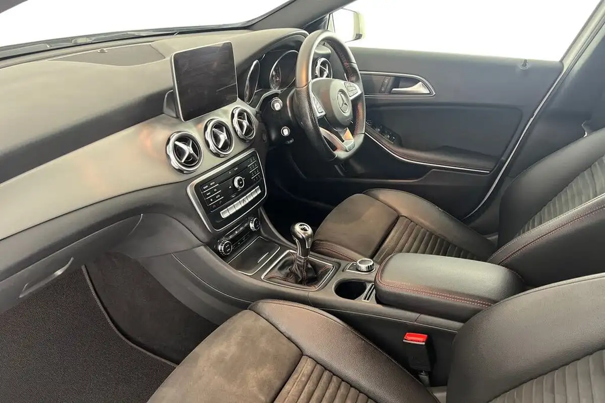 2018-mercedes-benz-gla-class-16-gla-200-amg-line-154bhp-big-1
