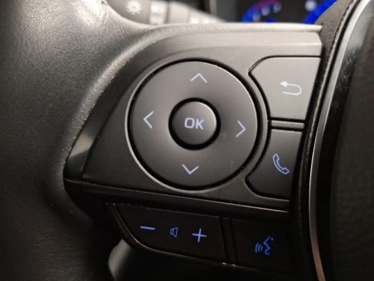 2022-suzuki-swace-18-sz5-big-14
