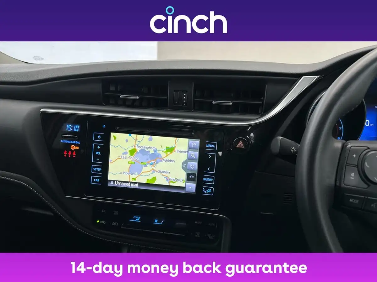 2017-toyota-auris-12t-business-edition-hatchback-big-16
