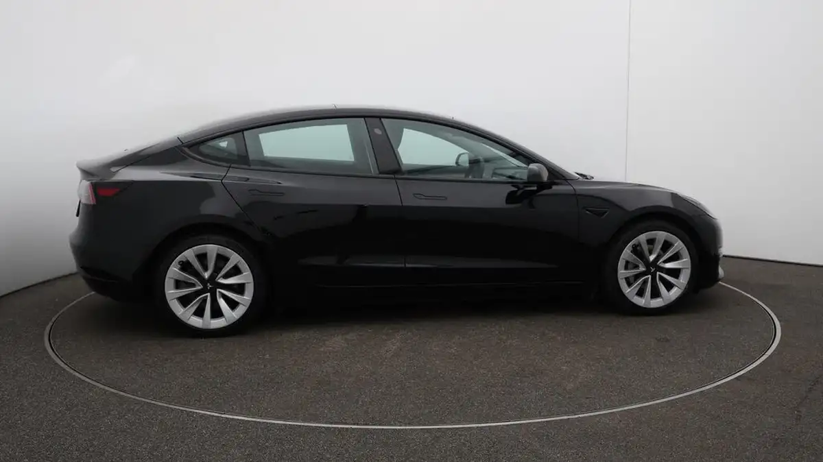 2022-tesla-model-3-e-long-range-big-50