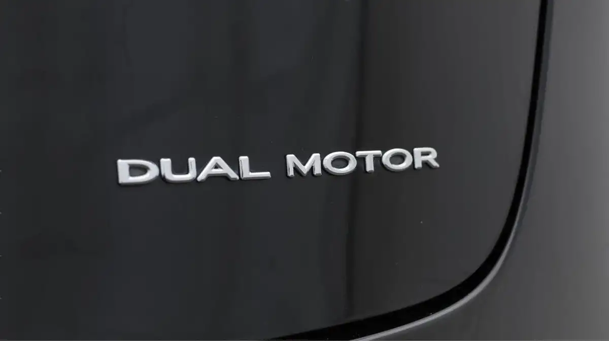 2022-tesla-model-3-e-long-range-big-22