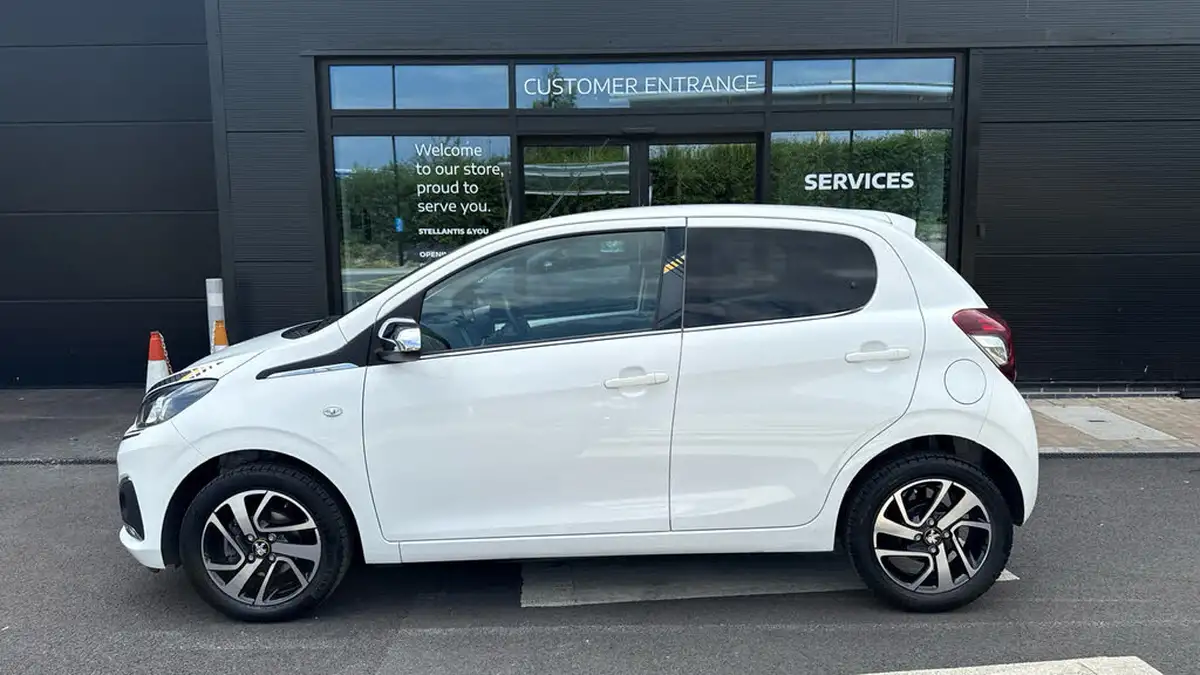 2021-peugeot-108-10-collection-hatchback-big-5