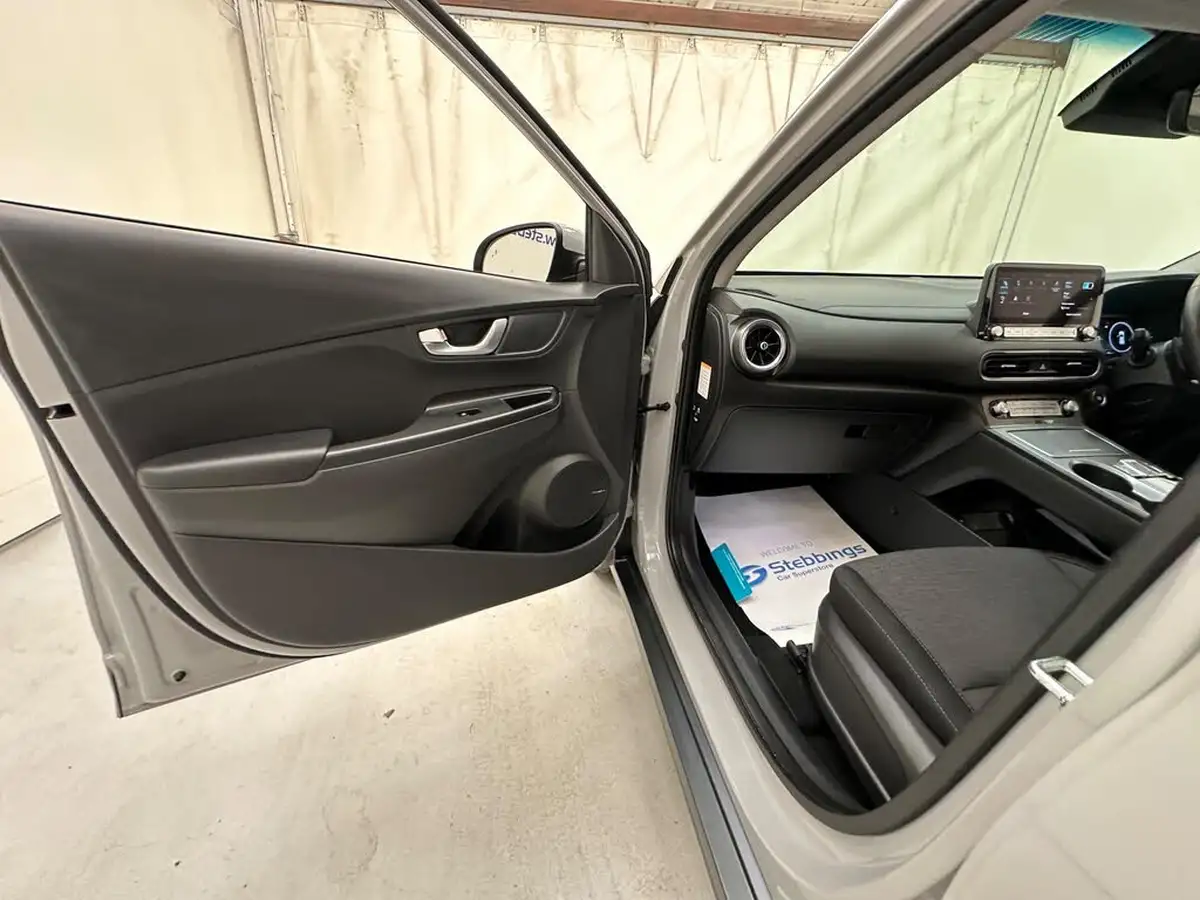 2023-hyundai-kona-e-premium-136ps-39kwh-big-31