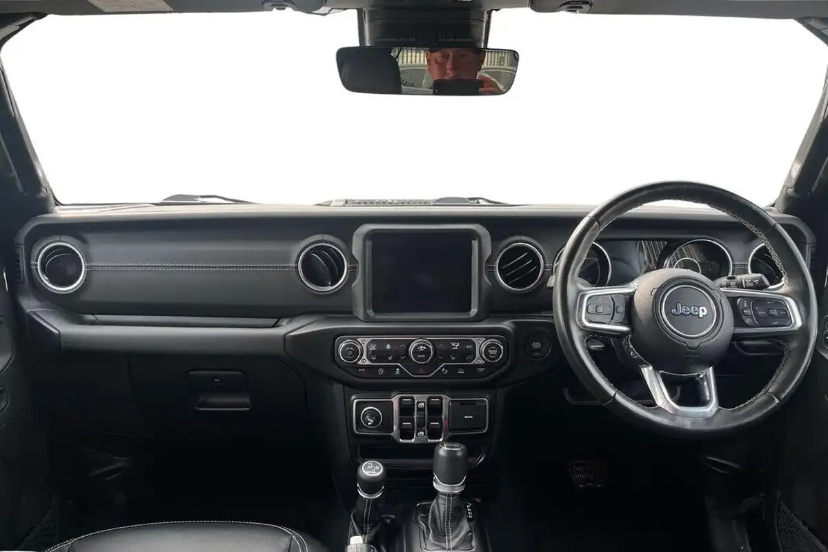 2022-jeep-wrangler-20-gme-overland-5d-big-8