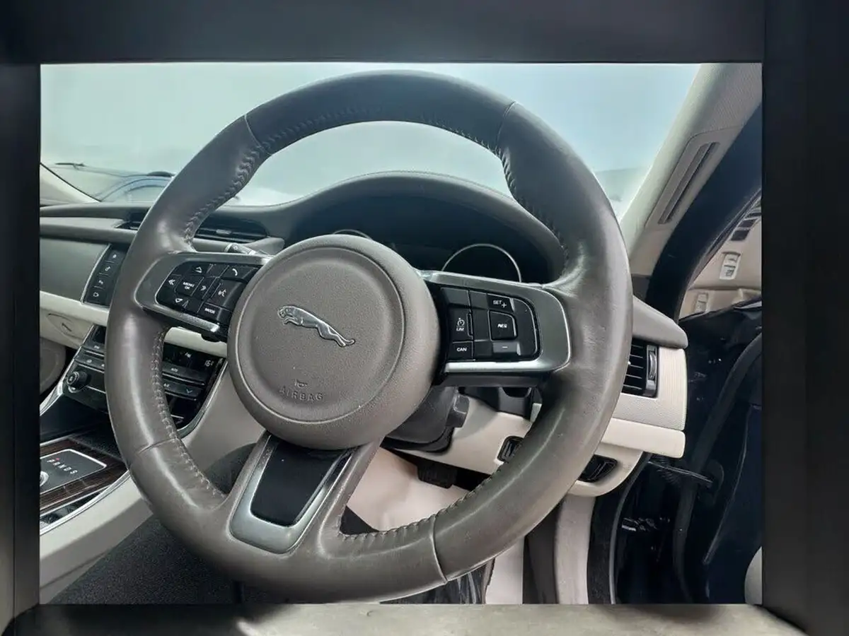 2018-jaguar-xf-30td-portfolio-saloon-4d-big-24