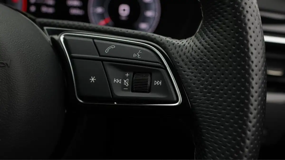 2023-audi-a4-avant-20-35-tdi-black-edition-big-40