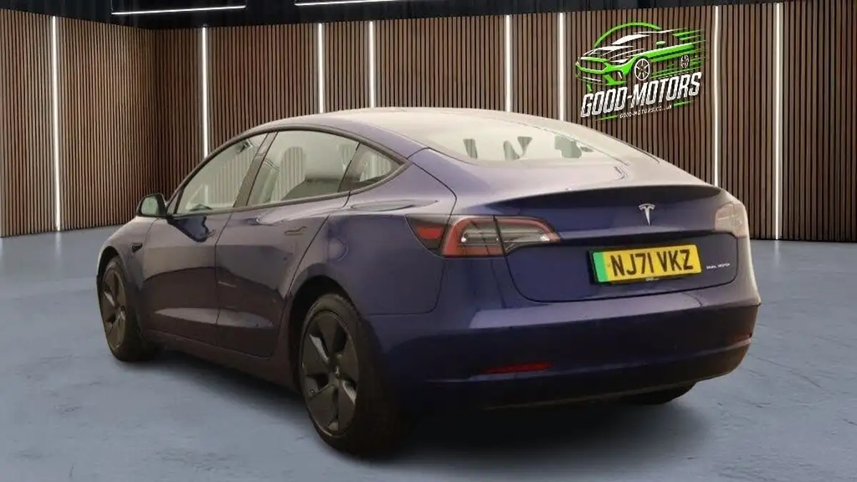 2021-tesla-model-3-e-long-range-awd-big-6