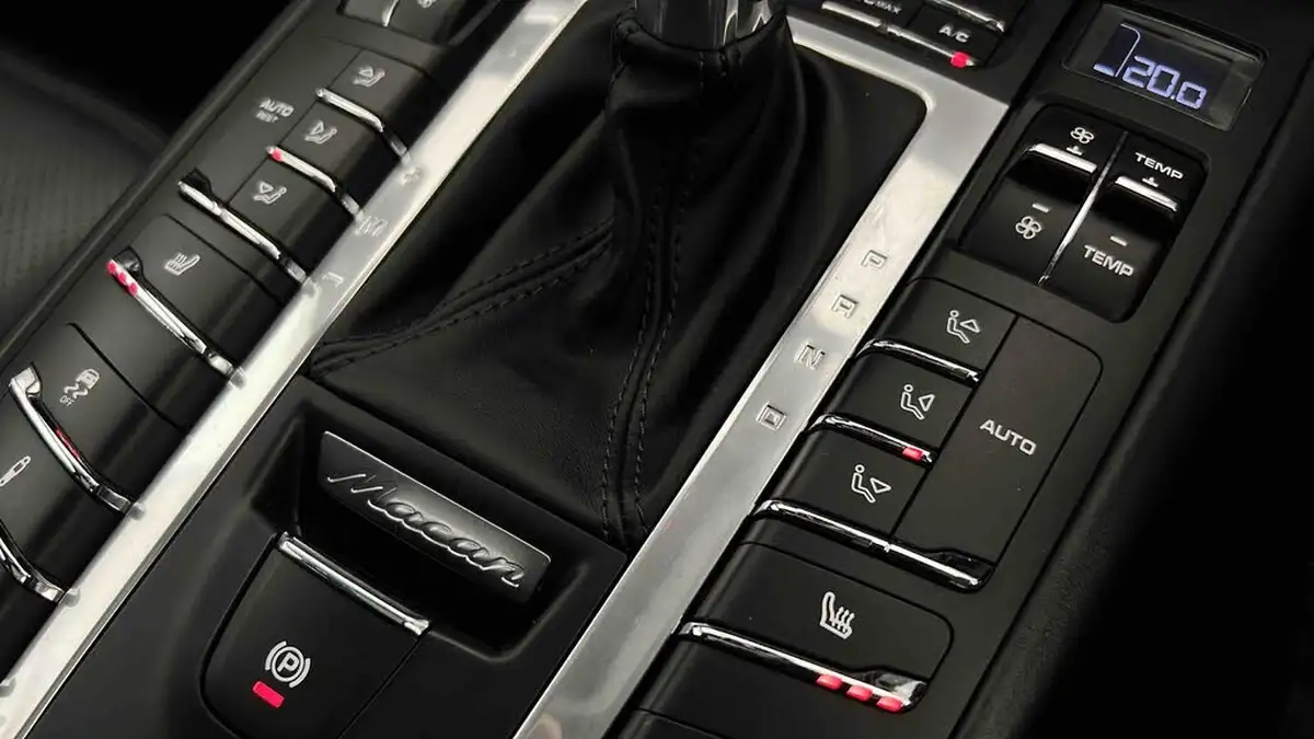 2020-porsche-macan-30-v6-s-big-46