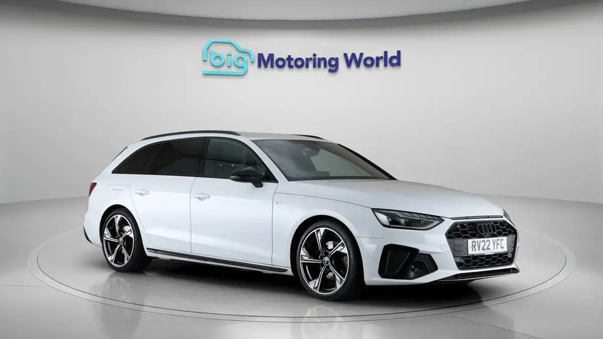 2022-audi-a4-avant-20-35-tfsi-black-edition-s-tronic-big-1