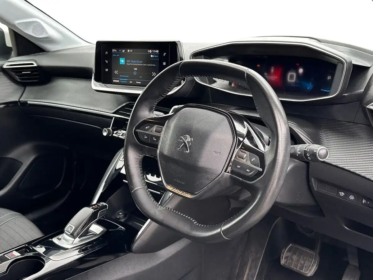 2020-peugeot-208-12-puretech-allure-100bhp-eat8-big-5