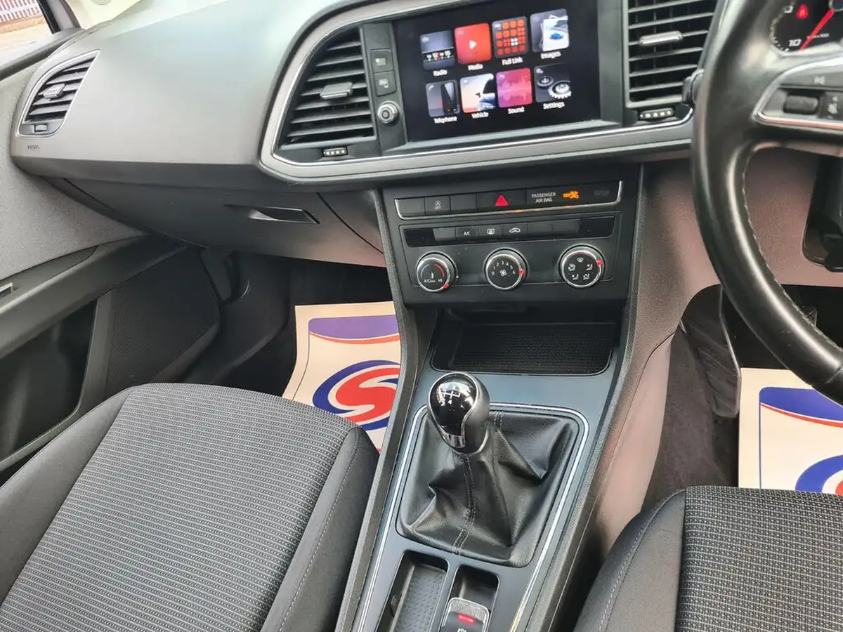 2020-seat-leon-16tdi-se-estate-big-24
