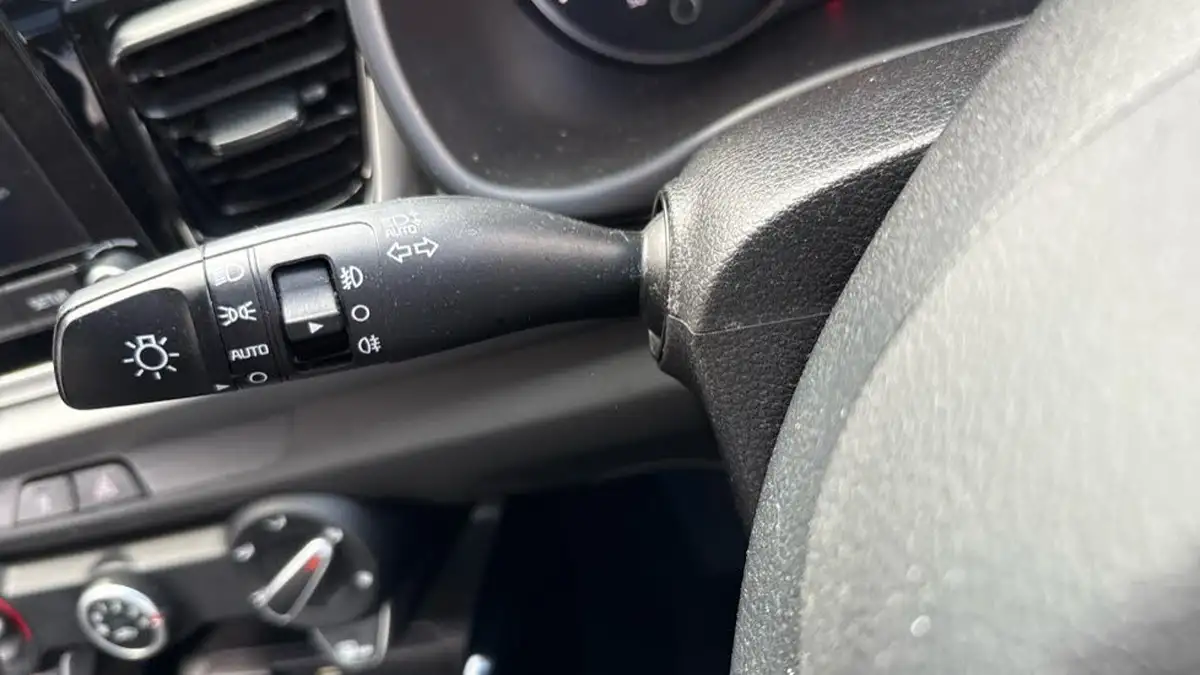 2022-kia-rio-10-t-gdi-2-big-34