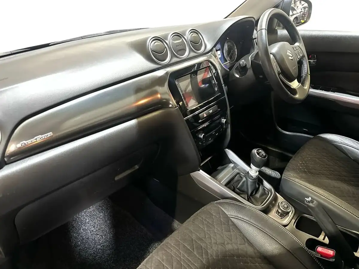 2023-suzuki-vitara-14-boosterjet-sz5-allgrip-big-6