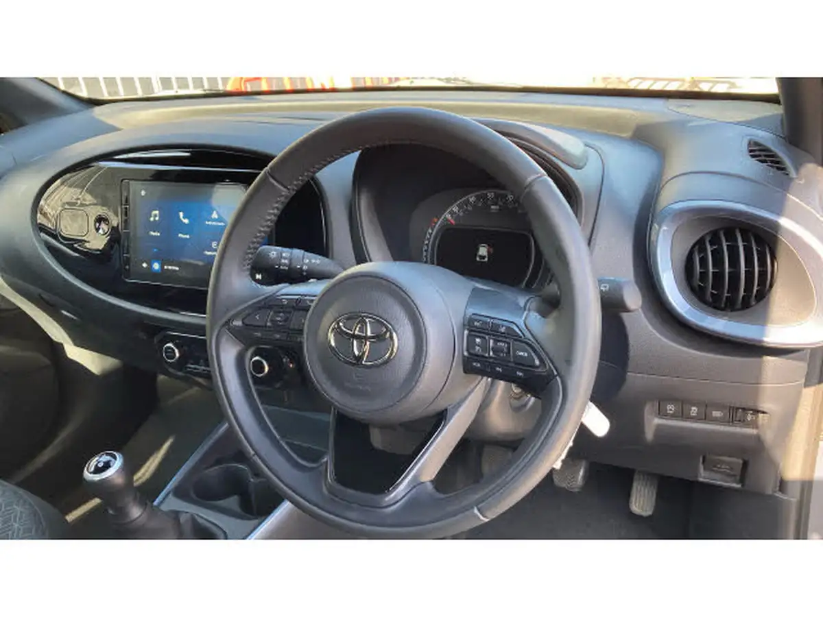 2024-toyota-aygo-x-10-vvt-i-edge-big-5