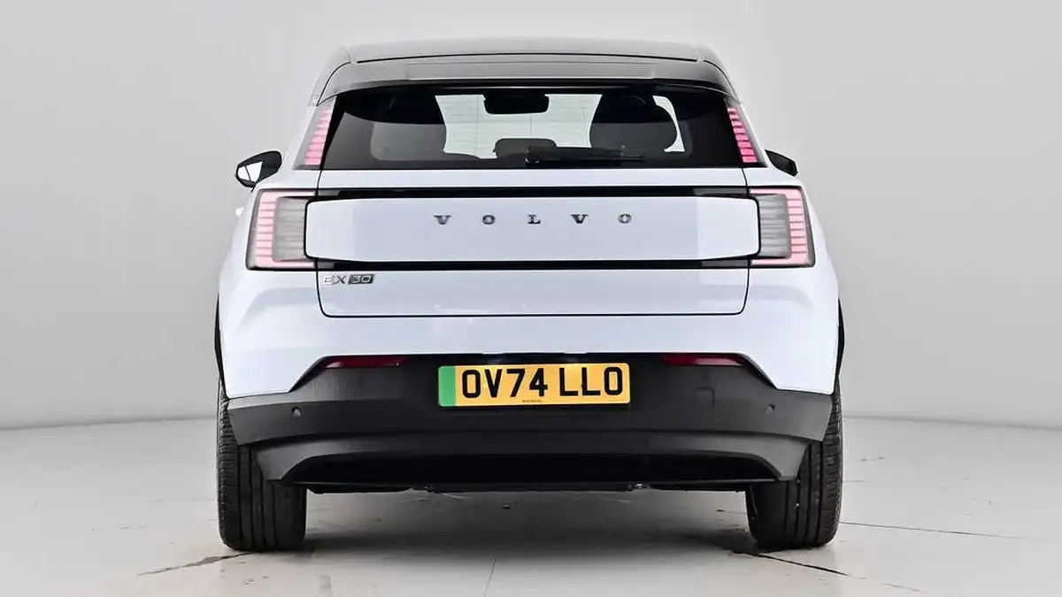2024-volvo-ex30-e-single-motor-plus-big-4