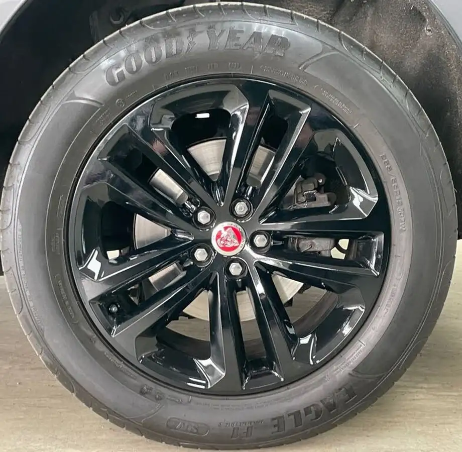2019-jaguar-f-pace-20-i4d-r-sport-180ps-auto-big-18