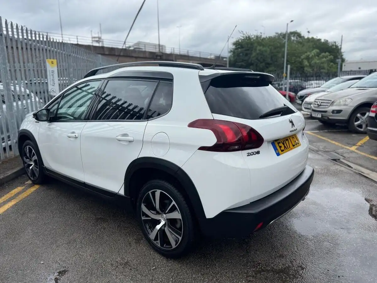 2017-peugeot-2008-suv-12-puretech-gt-line-110bhp-eat6-big-7