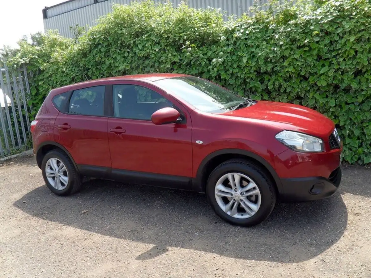 2010-nissan-qashqai-15td-acenta-big-16