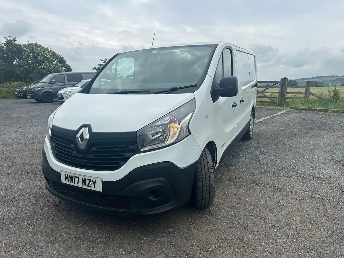 2017-renault-trafic-16dci-sl29-120-business-e6-panel-big-3