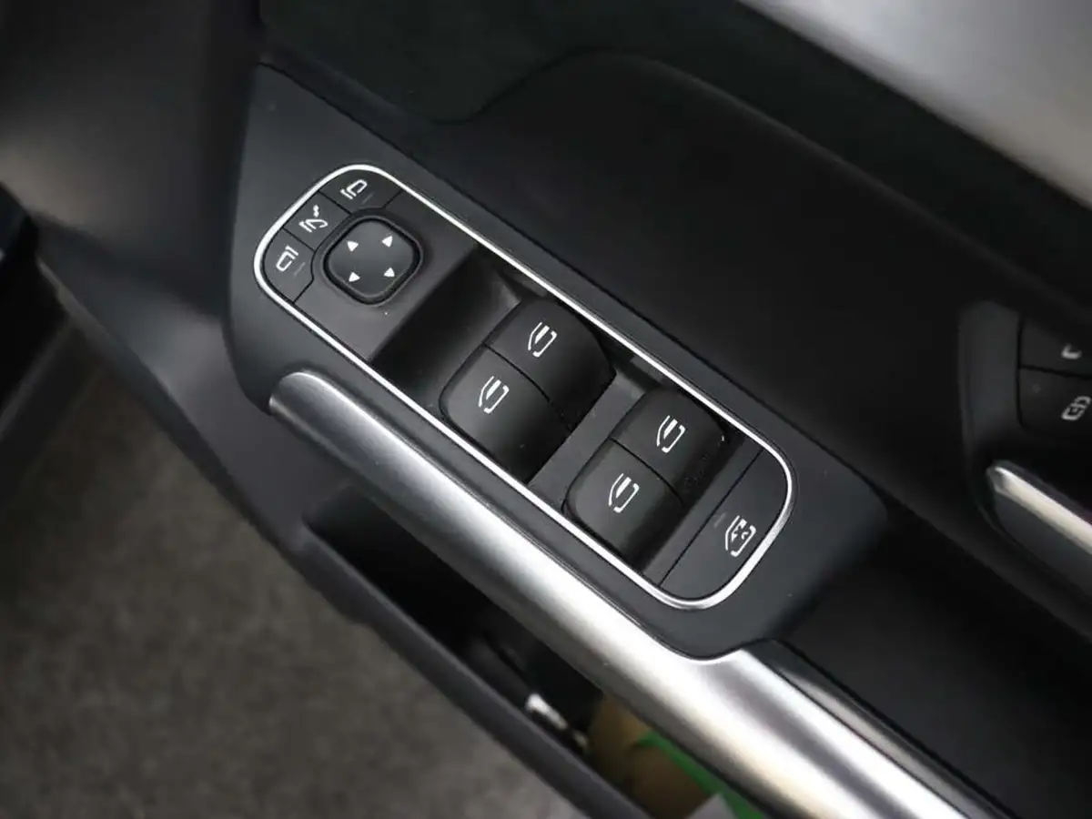 2022-mercedes-benz-eqa-e-eqa-250-amg-line-big-24