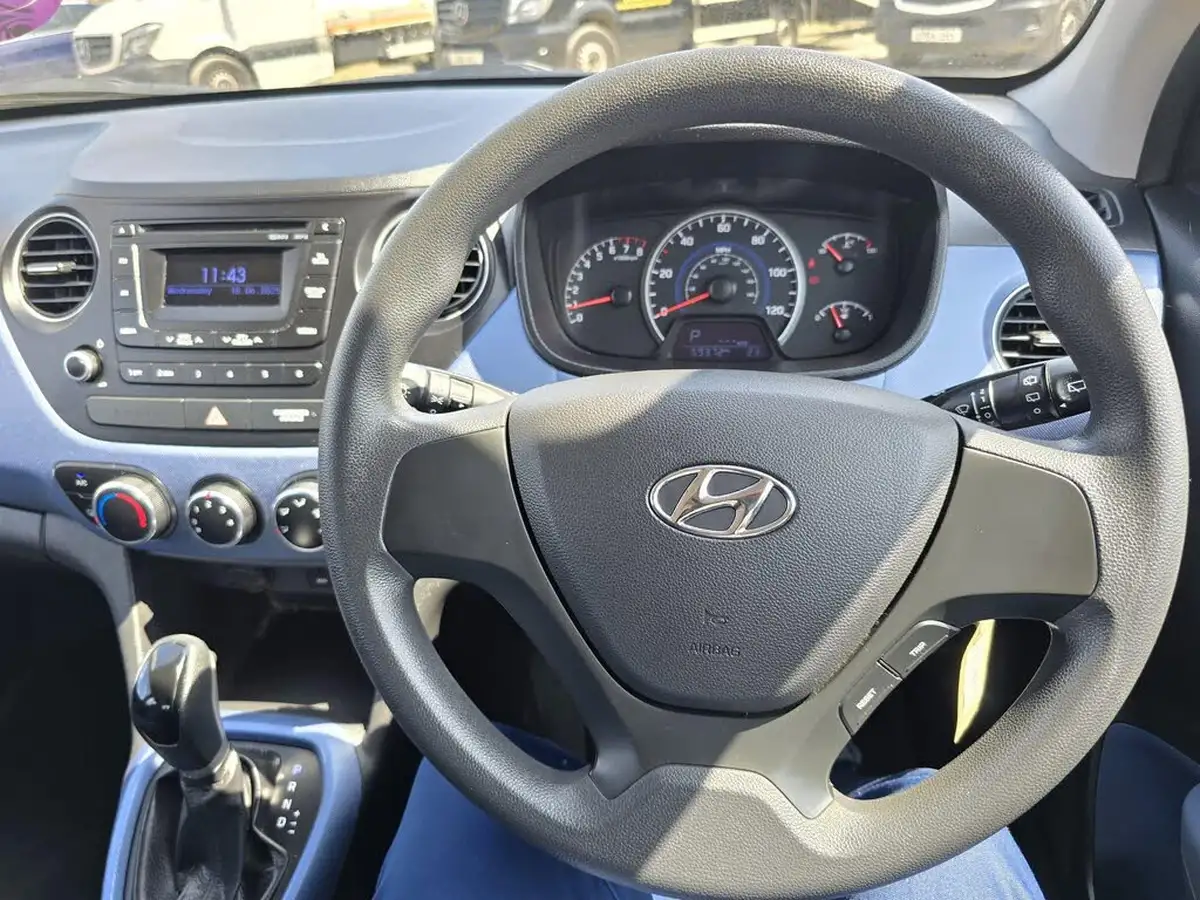 2016-hyundai-i10-12-se-auto-big-27