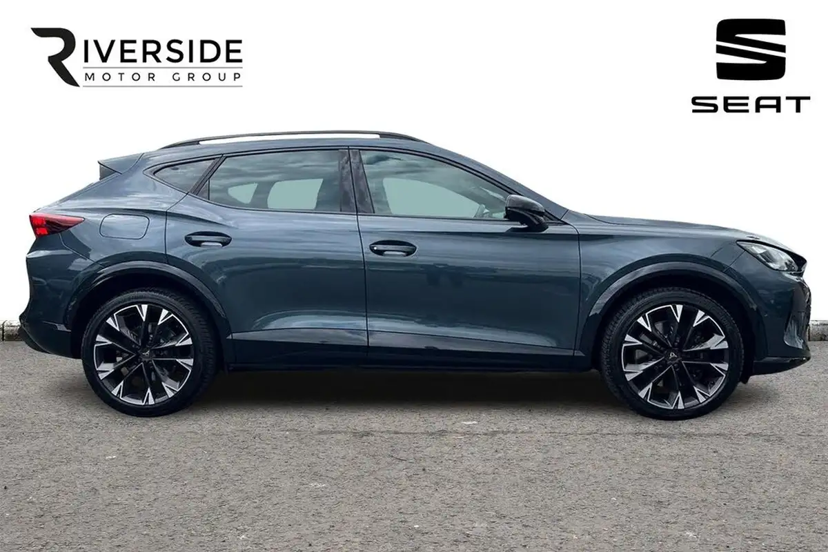 2024-cupra-formentor-15-e-hybrid-vz2-big-3