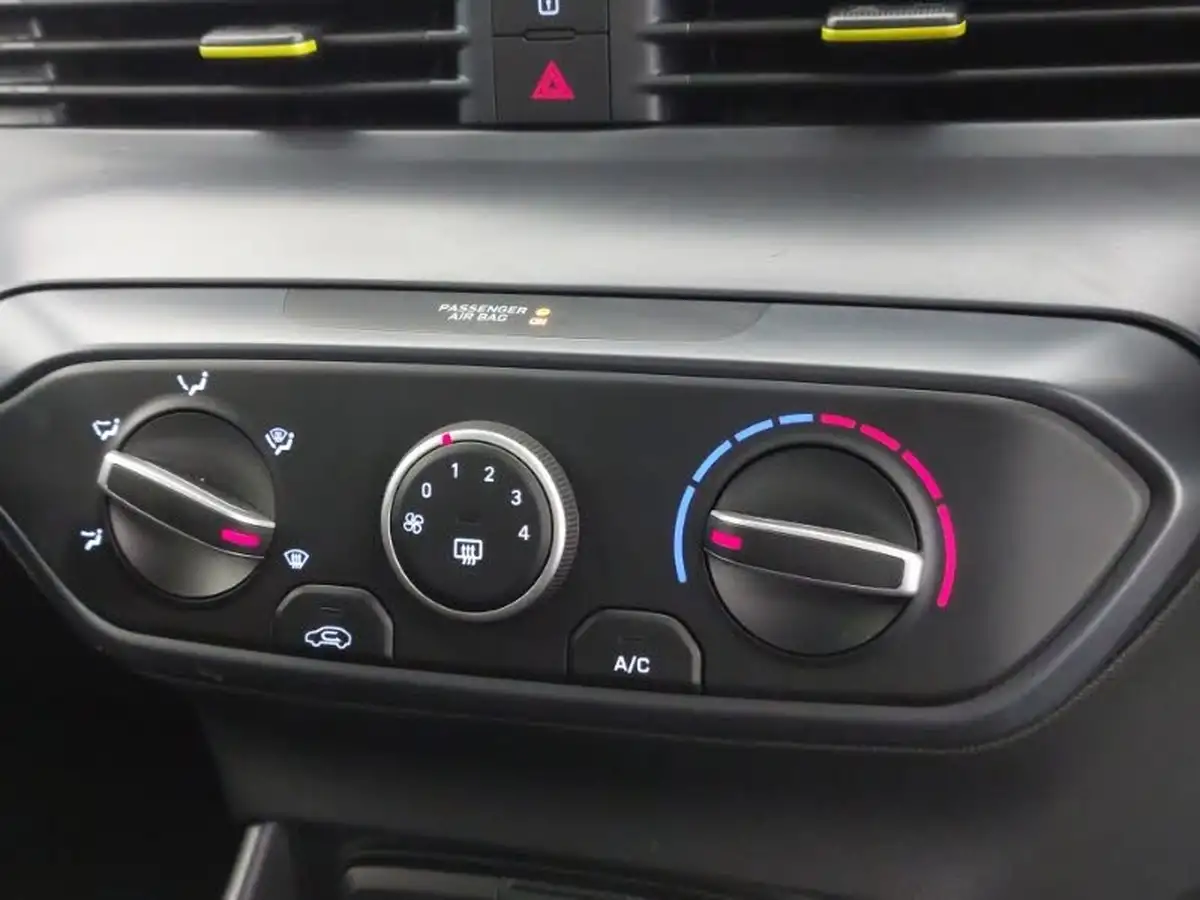 2024-hyundai-i20-10-t-gdi-advance-dct-big-14