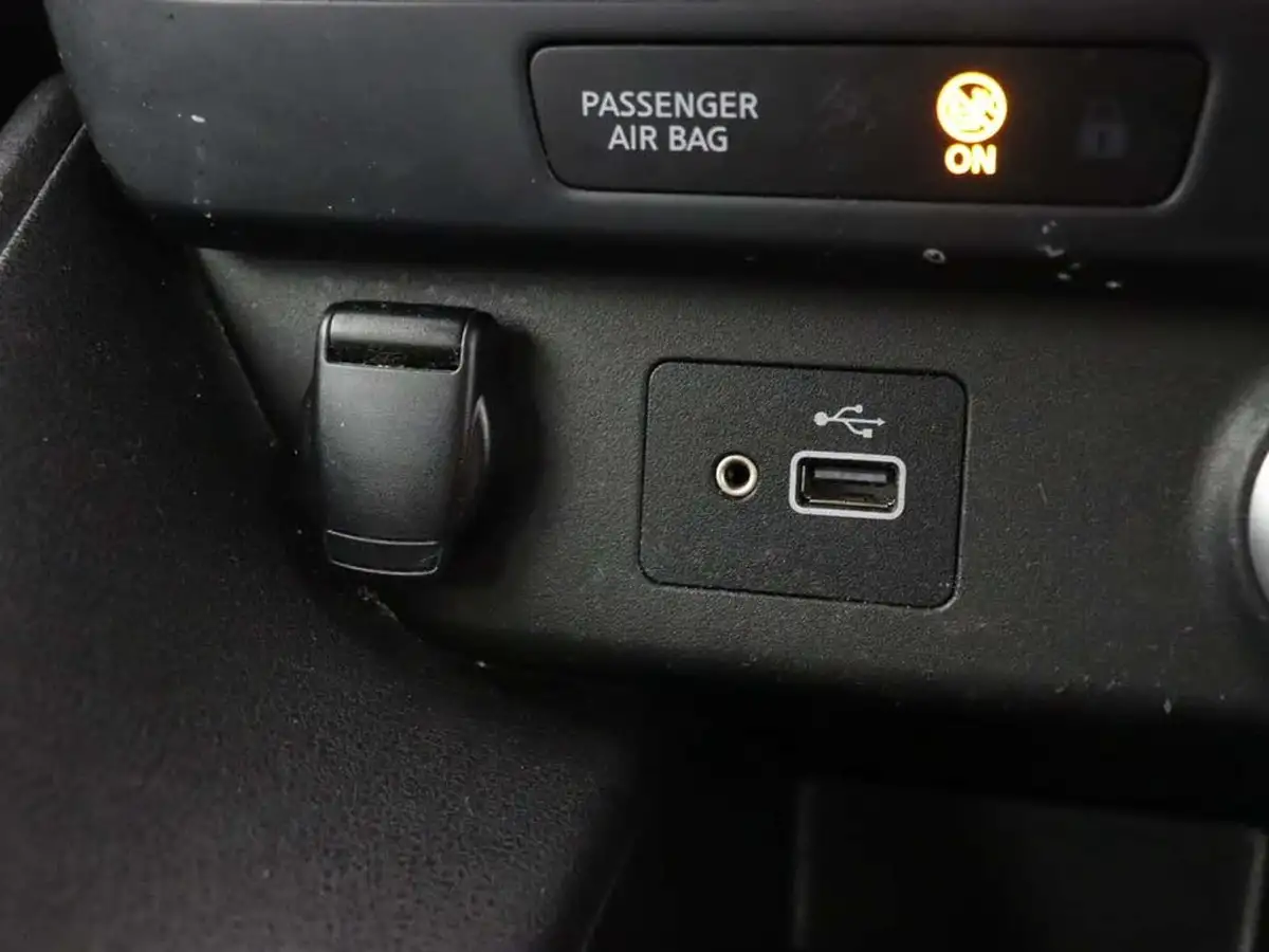 2022-nissan-leaf-e-acenta-39kwh-big-31