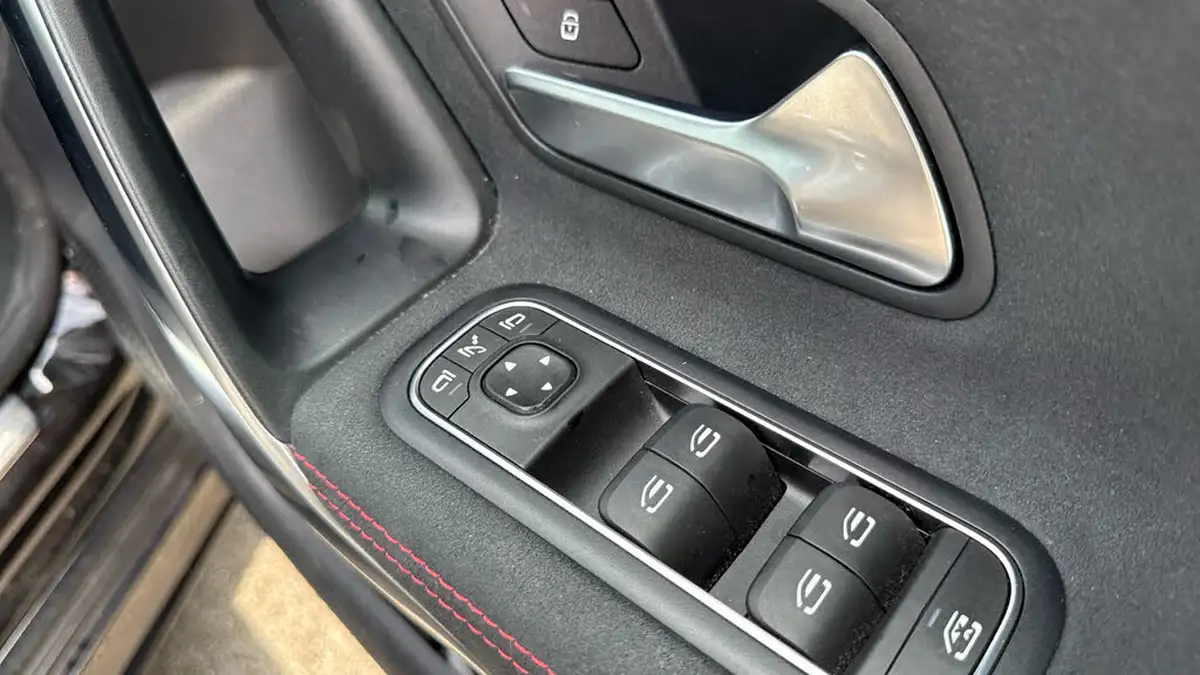 2019-mercedes-benz-a-class-20-a220-amg-line-premium-hatchback-5d-big-24