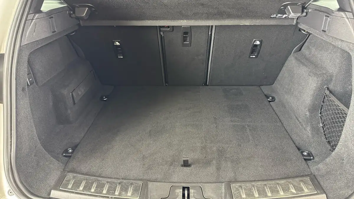 2022-land-rover-range-rover-evoque-15-p300e-r-dynamic-s-big-14