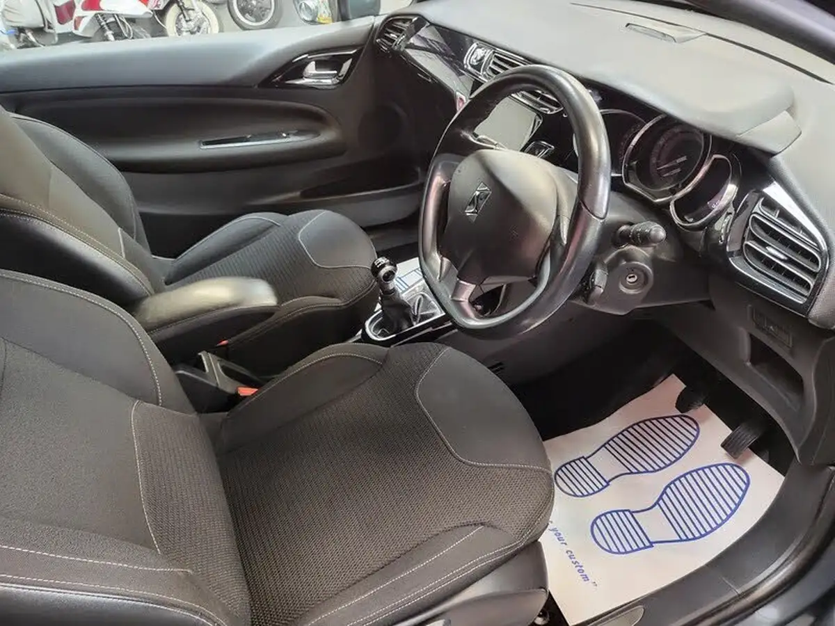 2013-citroen-ds3-16-dstyle-big-2